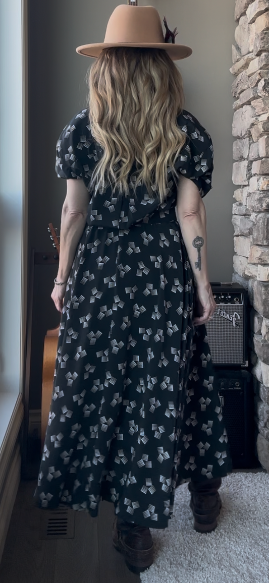 Vintage Claiborne Button-Down Fit & Flare Shirt Dress With Full Skirt — Offset Geometric Pattern–Sz 10