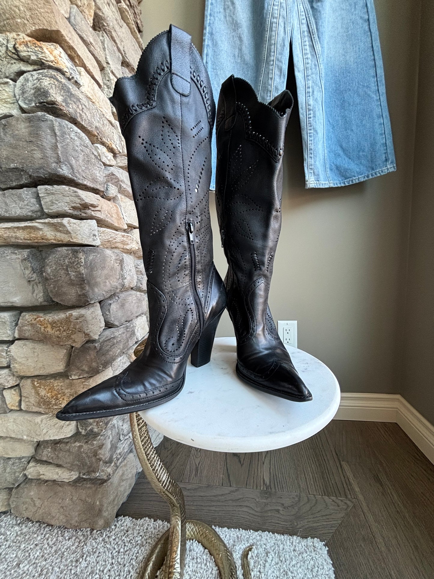 Vintage Black Western Boots – Ladies size 8.5