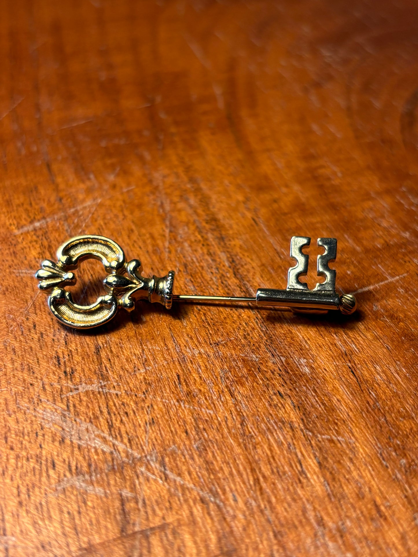 90's Skeleton Key Brooch—Pin
