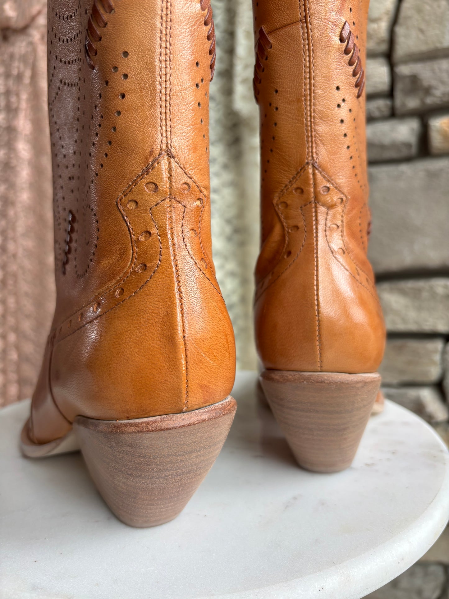 Vintage Ginger Leather Western Boots – Size 6