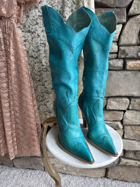 Vintage Western Leather Boots – Ladies size 10 —Turquoise colour