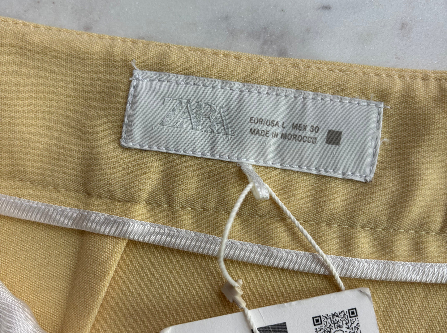 Butter Yellow Blazer And Trouser Two-Piece Suit—L