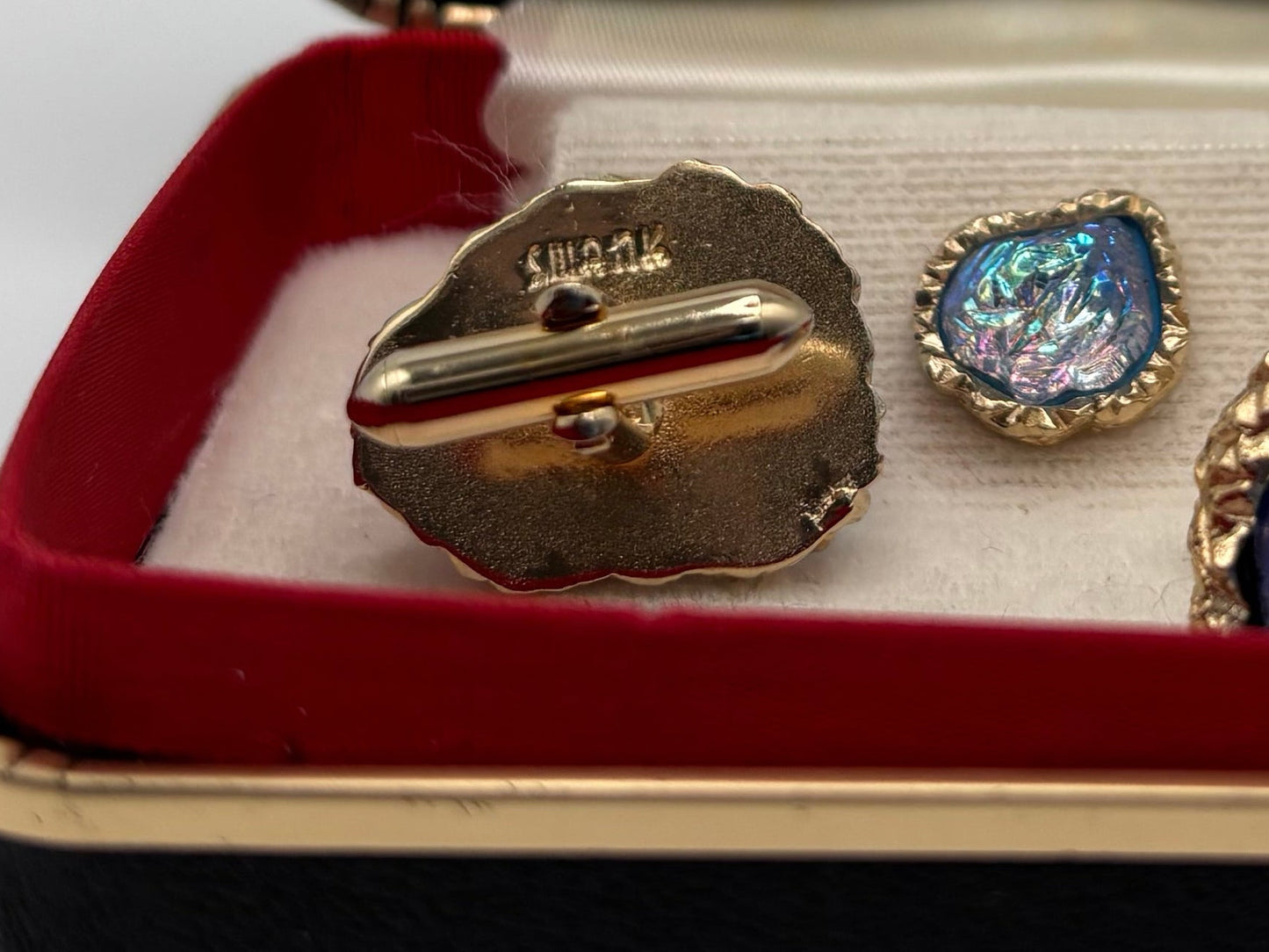 Vintage SWANK Blue Iridescent Art Glass Cab Cufflink & Tie Tack Set With Chain & Continental Presentation Case
