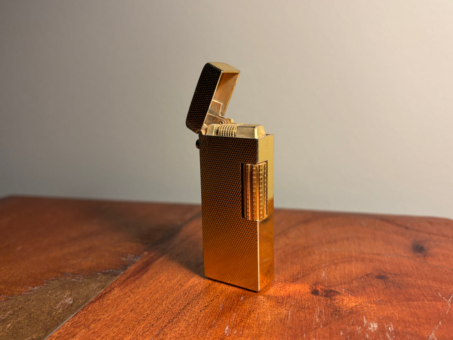 Vintage Gold Tone Lighter
