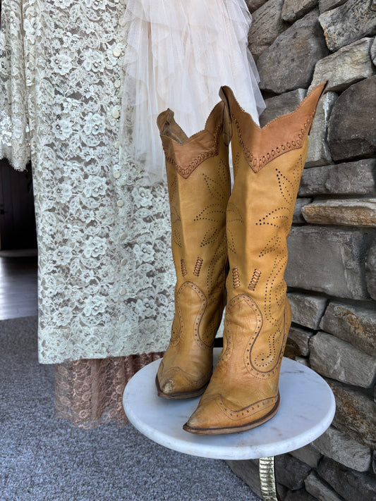 Vintage Honey Leather Western Boots - Size 8.0