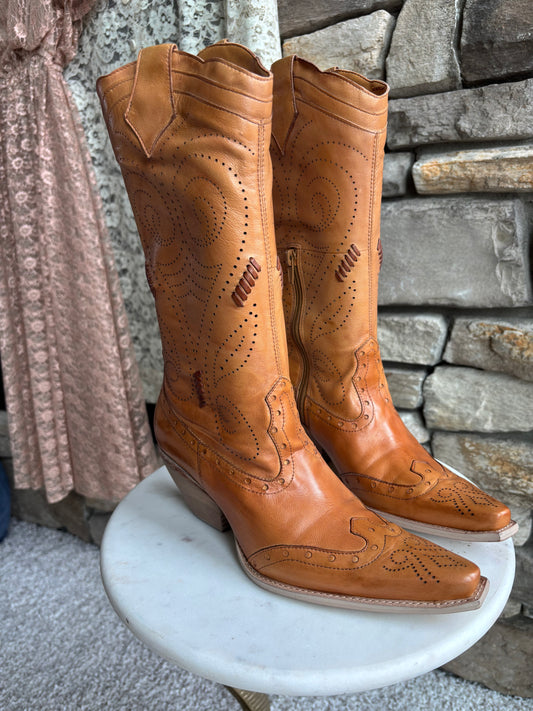 Vintage Ginger Leather Western Boots – Size 6