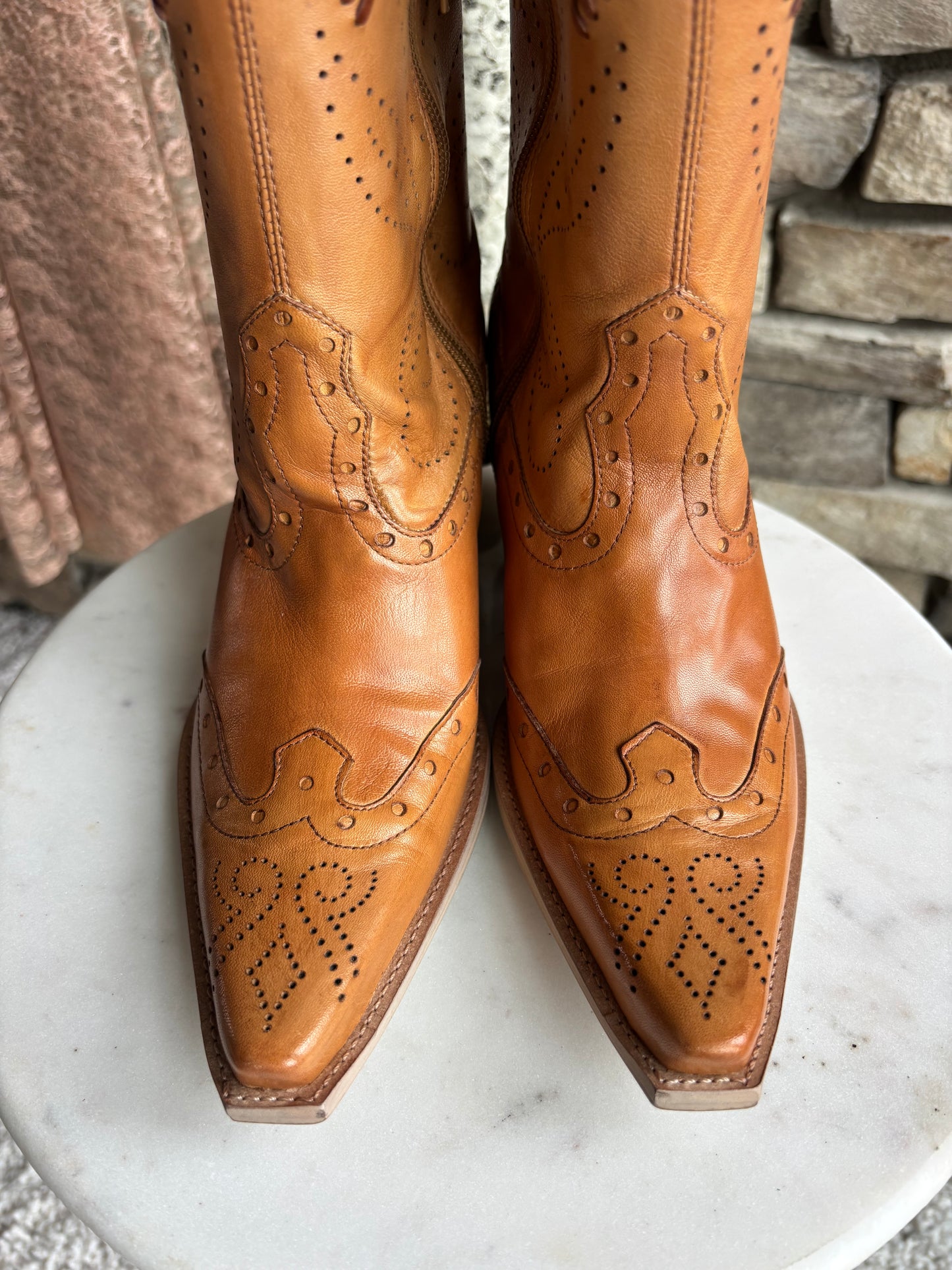 Vintage Ginger Leather Western Boots – Size 6