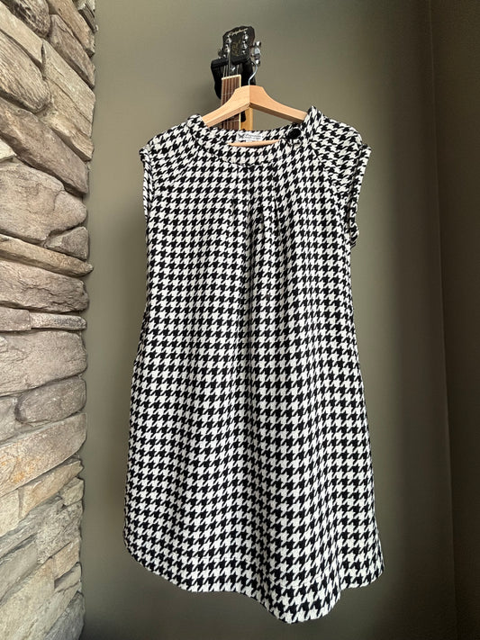 Houndstooth Shift Dress — Black & White Textured Wool Blend — Size L